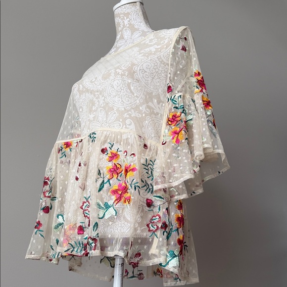 Umgee Floral Sheer Embroidered Blouse sz Small - Picture 11 of 11